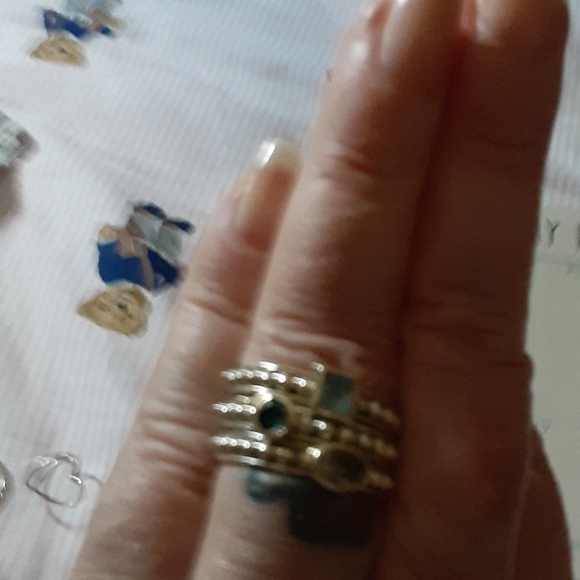 3 stackable rings . - Picture 5 of 5